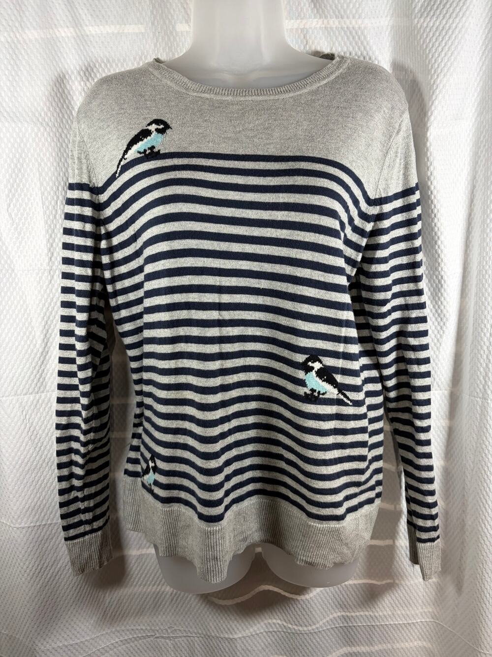 Croft and Barrow Grey Bird Sweater So Cute!!!! EUC